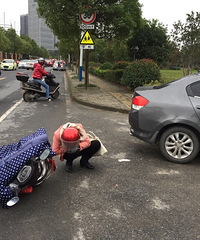 �͵�ƿ��ײ�˸�ȫ�� ��һ�������е�� ���ѣ��Ӹ����չ�˾