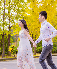 等过了无数时光,等来了银杏,婚纱照很感谢文苑摄影!