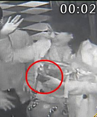 ����Ů��ҹ��KTV���ż�����������ק ֻ�򡭽��...