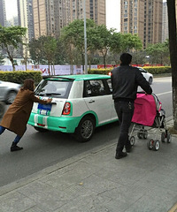 ����ô�����綯����û�� Ů���Ƴ������� �Ϲ���һ�Ե�������