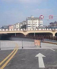 ��ɽ��·���´�ͨ������������ǰͨ��