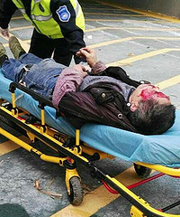 ͻ�����Ͻ�·һ���ع���׹��¥...