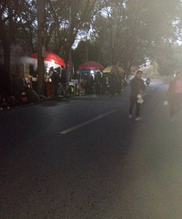 һ���������λ���˽�����緹 ˭֪һ���緹����500��