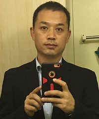 �ǰͿˡ�������˹һ������Ȼ������һ��Ů��