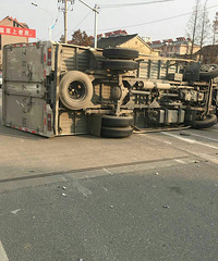 ����һ������ͻ�����ײ ���˭Ӯ�ˣ�