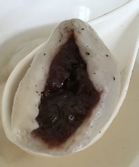 纯手工现包现煮的汤圆 雪白的糯米外皮软糯Q滑!