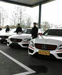 ��У�ñ��۵�������  ѧ������Ů�����ű���