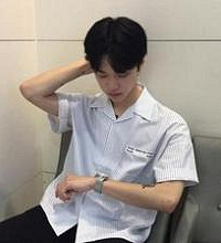 看中无印良品男店员 皮肤白白的戴眼镜 不知他玩19楼不