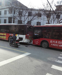 ��ˮ�嶫���Ź�����վ̨ 87·������׷β82·������