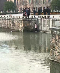 ͬ��ѧԺһŮ�� ��Ϊ���ֻ�̫ר�Ķ��������ˣ�