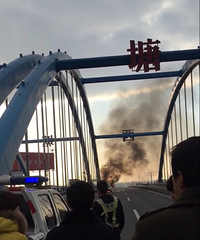 ͻ��������һ��ɫ�γ���ȼ����