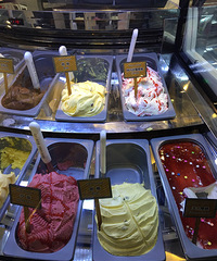 ���ڼ��˼���һ��wanghong�������  �ó��ֲ��� ��ϲ����