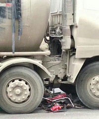 ͻ����320����·��ˮ���㳵ѹ�õ�ƿ�� �����ϰ���ֻʣ��ͷ