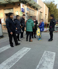 ���ᣡ��δĸ�׽Ӷ����ž� ������ѧУ�ſ�����ϣ����Ӵ�ޣ�