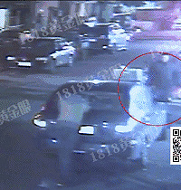 2��Ů����ײ����������ѹ ����10���ף�������Ѱ���³�