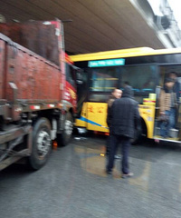 ͻ����һ����f��������´�ҳ�ײ���� �����³���