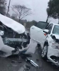 ����ѧԺƽ��У��������˽�ҳ���ײ ��ͷ�Ѿ�ϡ���ã�