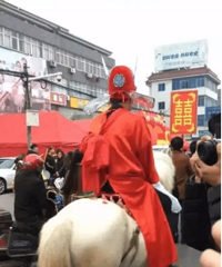 �����˱�һ������ˢ���ˣ��ų���ʵ۴�飬��ͷ�����µ�ˮй��ͨ