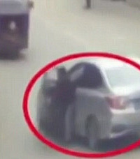 �����ۿ���Ҫײ������ ���򿪳������˫��ɲ��