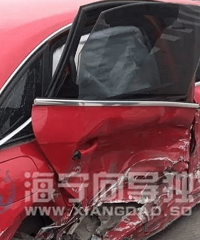 ����һ����������һ���µϳ���ײ ��ͷ������� �����൱����