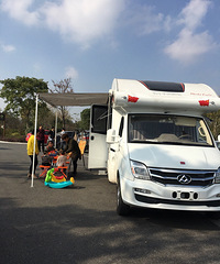 �������˵�һ�γ��� һ���˽��κû���