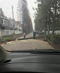 ����ĳС��������ֱ����·���� ��������·��������