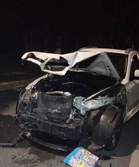 �ң���ҹ11�� ����һ������x6�����ֳ�ײ��100���ף�