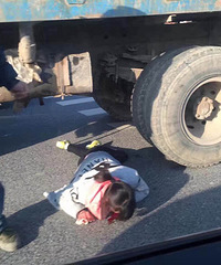 ����һ���̳������е�ײ�˸�������� �����°������ܶ��ˣ�