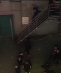 ����ƽ�������ſڷ���һȺ�˴�Ⱥ���¼� ���б��������ѧ��