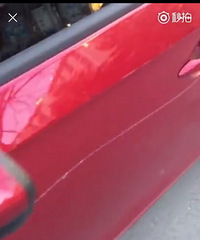 ��ը������ͣ��С��  ���˴ӳ�ͷ������β�����һ���һ���ų�