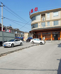 ���������±��ſ� һ����ɫ�γ�����̨��...��ס��...