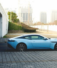 �����ɫ�������µ��ţ�������˹�١�����B11 ���Ǳ���ը�֣�