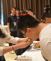 ����Ů��ûʲôҪ�� Сé��+���г������¶� ���Ҫ1�ڴ��