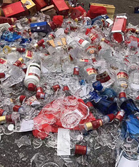 ����ĳ�Ƶ�3.15���� ����һ�����ƿ�ƿ����پƷ�����