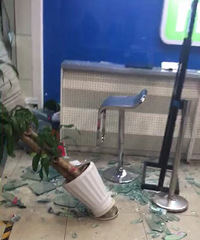 ������һĻ ��ɫ�γ����Ӫҵ�� �ֳ�һƬ�ǽ�