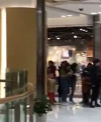 �˰۰�ĳ��̢�꿪ҵ ���Ŷ�����һȦ��һȦ