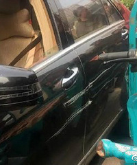 �й���˾������̫������ײ�ϱ��۽γ� �����ľٶ�̫ů��