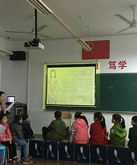 �����ˣ�����ĳСѧ���꼶ѧ�� �Լ�д��һ�װ��