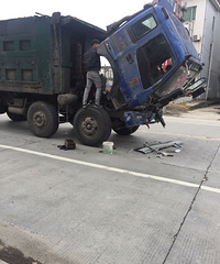 ���ģ�һ����ú��ɲ��ʱ��ͷͻȻ������ȥ����ʻԱ��ɵ�ˣ�