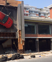 ��ϧ�ˣ�������˵�һ���ڻ���ǽ�ĳ� ���콵����һ��������