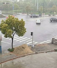 �����ˣ��������s������ײ��180�ȴ�ת��