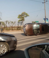 ���죡��������һ������ ����ͣ��·����