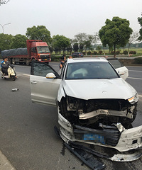 ��ͩ������ҳ��������ӱ��µ�ײ����ֻʣ����