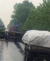 �����쳵����320�����������շ�վ �г��෭��