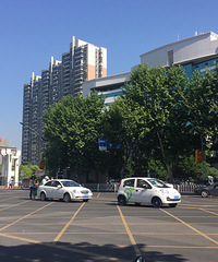 ����������·��ײ�� �����˭�ģ�