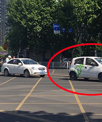 �𶼾�Է�ſڹ���������ײ�ˣ�����˭�ģ�