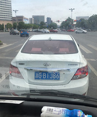 ���µ���·ɱ�֣��̵ƻ���8��ͻȻ��ɲ��...