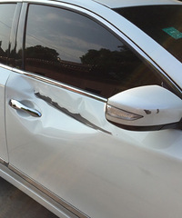 �ڹ�԰ͣ��һ���� ������Ȼ��ײ��������...