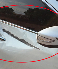 ����ͣ�ڹ�԰ ������Ȼ��ײ��������...