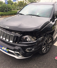 �����ˣ�JEEPһ��˦β �������������������� ǽҲ����